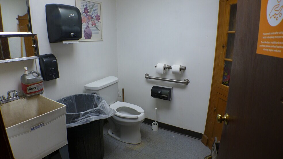 More Photos Of 1610 7th Ave, Beaver Falls Storefront For Sale