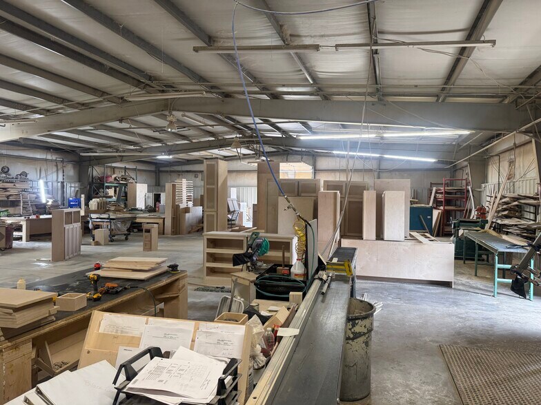 More Photos Of 204 S Hominy Ave, Skiatook Industrial For Sale
