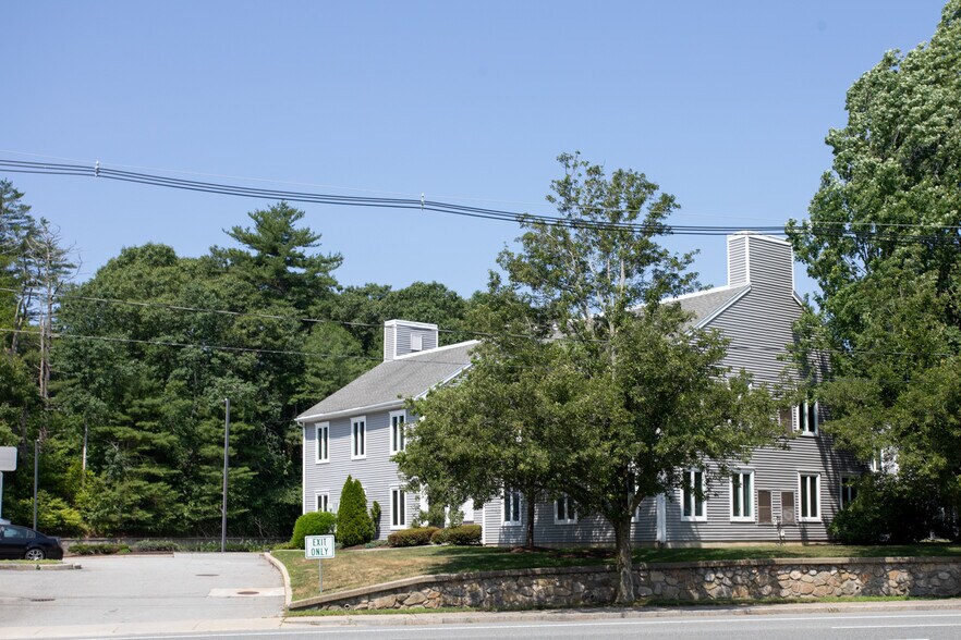 More Photos Of 78 Faunce Corner Mall Rd, North Dartmouth Medical For Sale