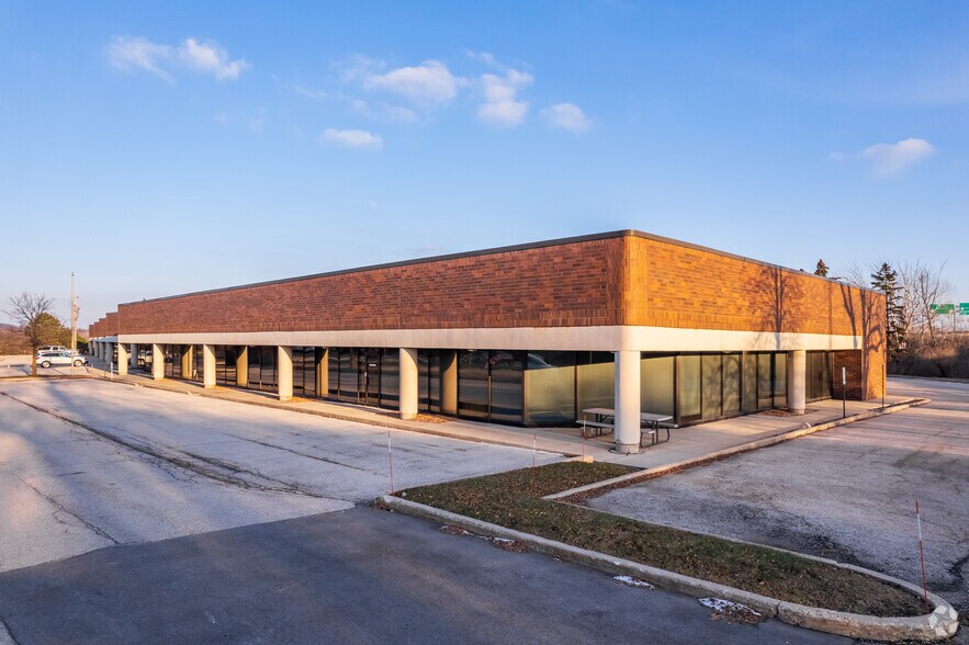 Primary Photo Of 20711 W Watertown Rd, Waukesha Showroom For Lease