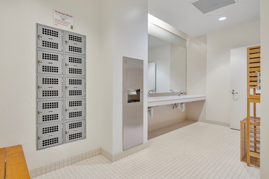 More Photos Of 6002 Rogerdale Rd, Houston Office For Lease