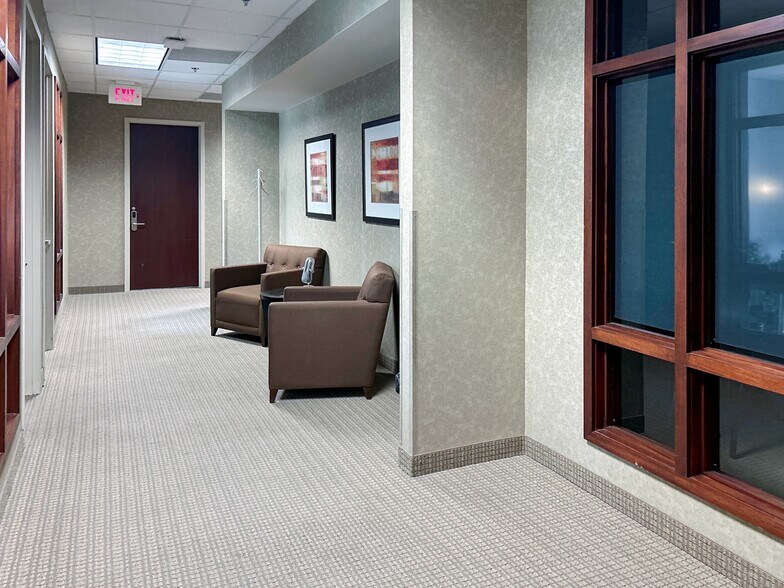 More Photos Of 5960 Fairview Rd, Charlotte Coworking Space