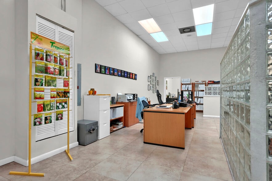 More Photos Of 3317-3347 NW 74th St, Miami Warehouse For Sale