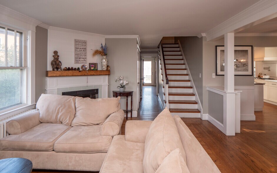 More Photos Of 999 Aquidneck Ave, Middletown Flex For Sale