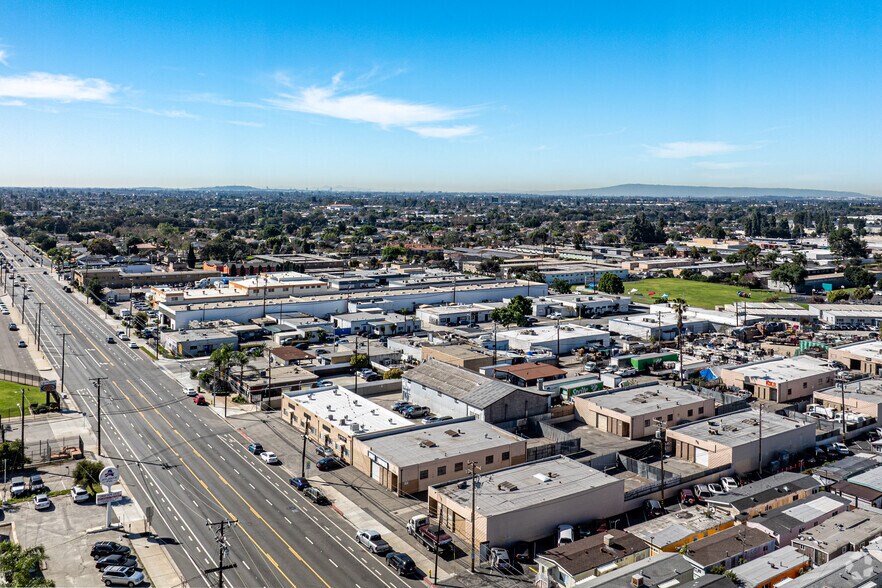 More Photos Of 12311 Woodruff Ave, Downey Unknown For Lease