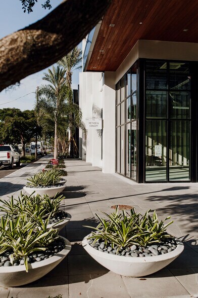 More Photos Of 111 10th St S, Naples Office For Sale