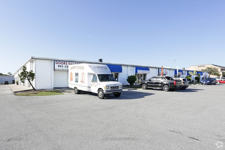 More Photos Of 1850-1890 University Pky, Sarasota Warehouse For Sale