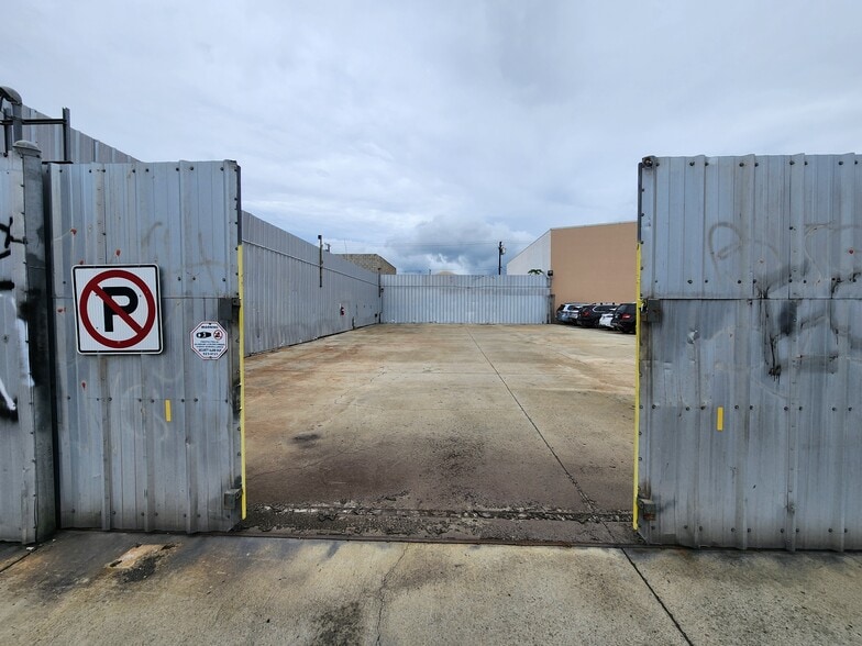 More Photos Of 1814 Kahai St, Honolulu Land For Sale