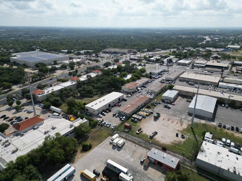 More Photos Of 11116 N Lamar Blvd, Austin Service For Sale