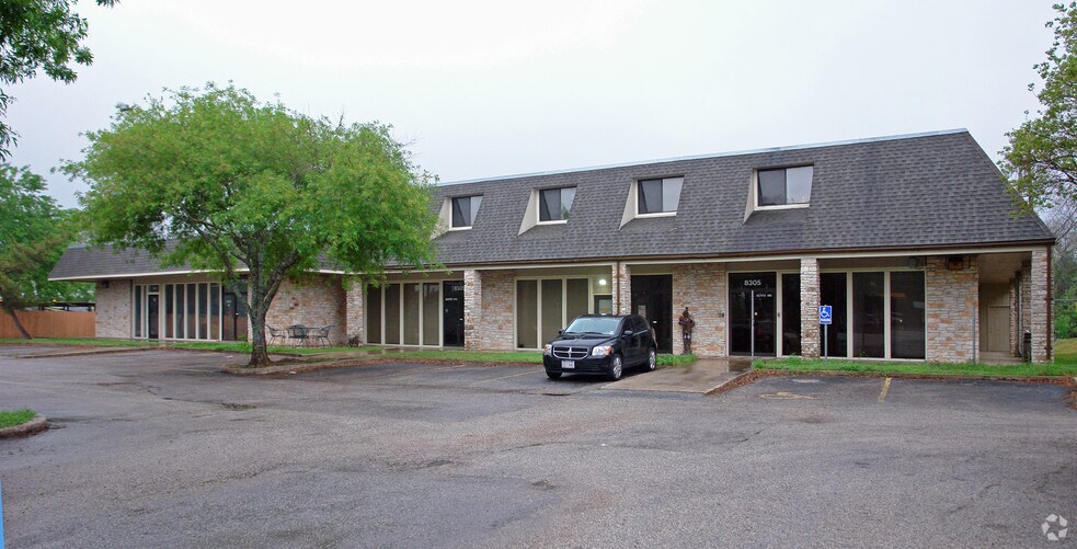 More Photos Of 8305 Hwy 71 W, Austin Storefront Retail Office For Lease