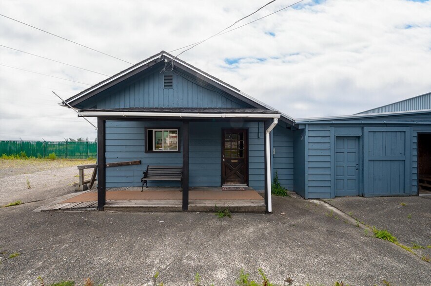 More Photos Of 120 W Smith Rd, Bellingham Service For Sale