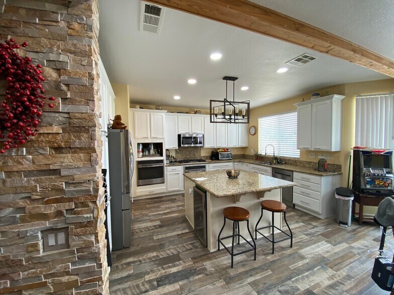 More Photos Of 3565 Louer Dr, Lancaster Contractor Storage Yard For Sale