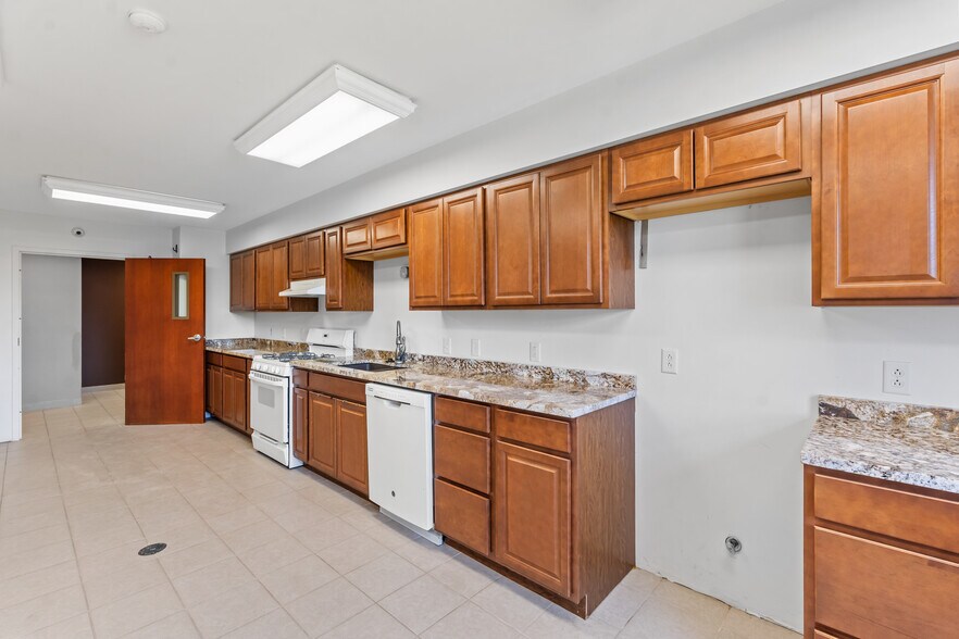 More Photos Of 4647 Reservoir Rd, Geneseo Flex For Sale