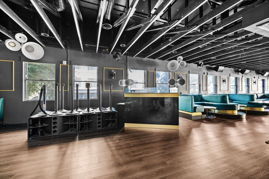 More Photos Of 1000 J St, Sacramento Storefront For Lease
