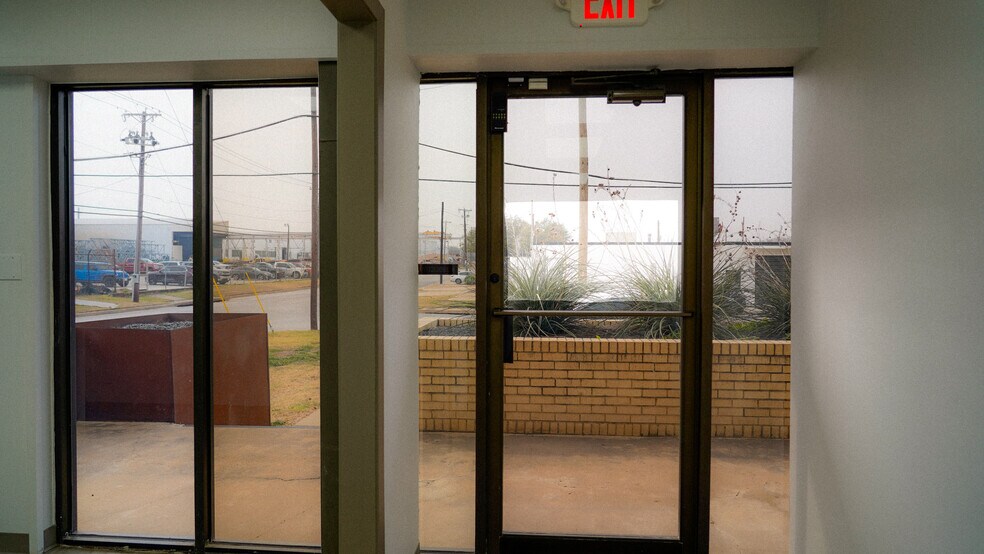 More Photos Of 3801 Cockrell Ave, Fort Worth Manufacturing For Lease