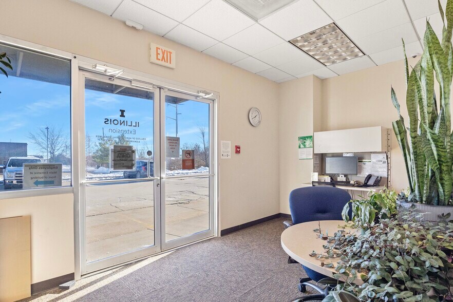 More Photos Of 1615 Commerce Pky, Bloomington Office For Sale