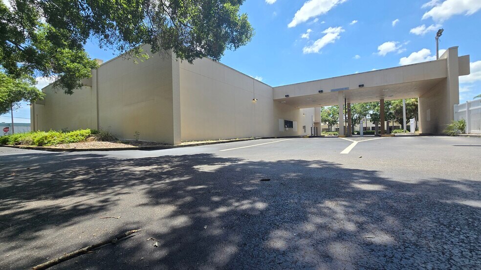 More Photos Of 8181 54th Ave N, Saint Petersburg Office For Lease