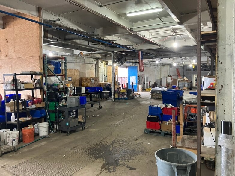 More Photos Of 27-21 51st St, Long Island City Warehouse For Lease