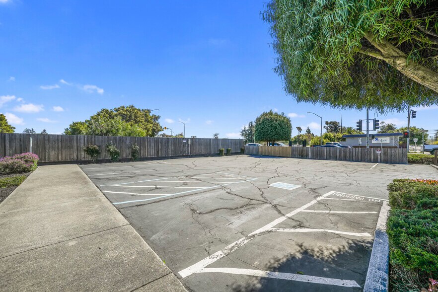 More Photos Of 2100 Tennessee St, Vallejo Office For Sale