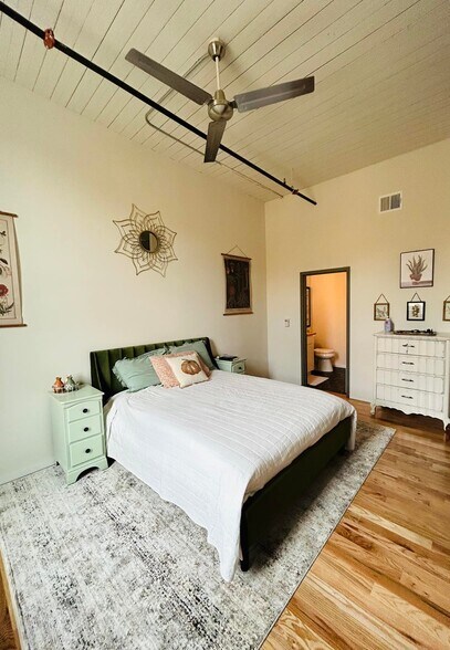 More Photos Of 201-205 E Chambers St, Cleburne Apartments For Lease