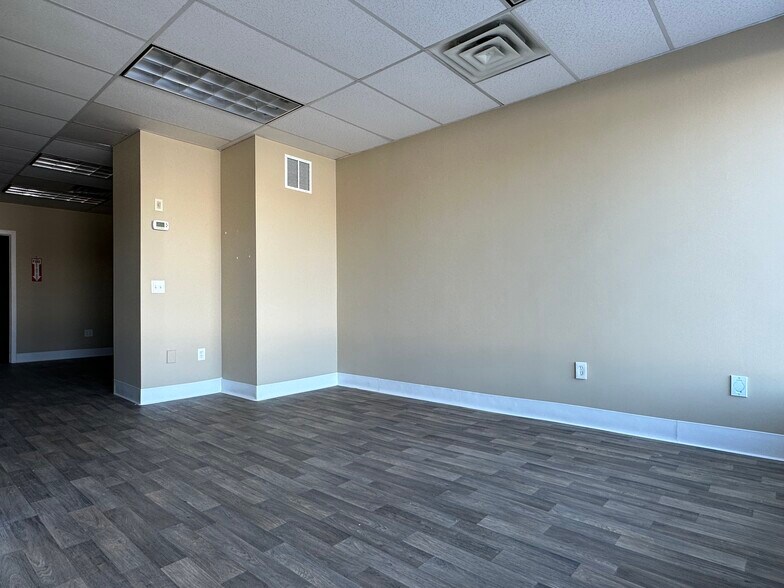 More Photos Of 733-759 Memorial Ave, West Springfield Showroom For Sale