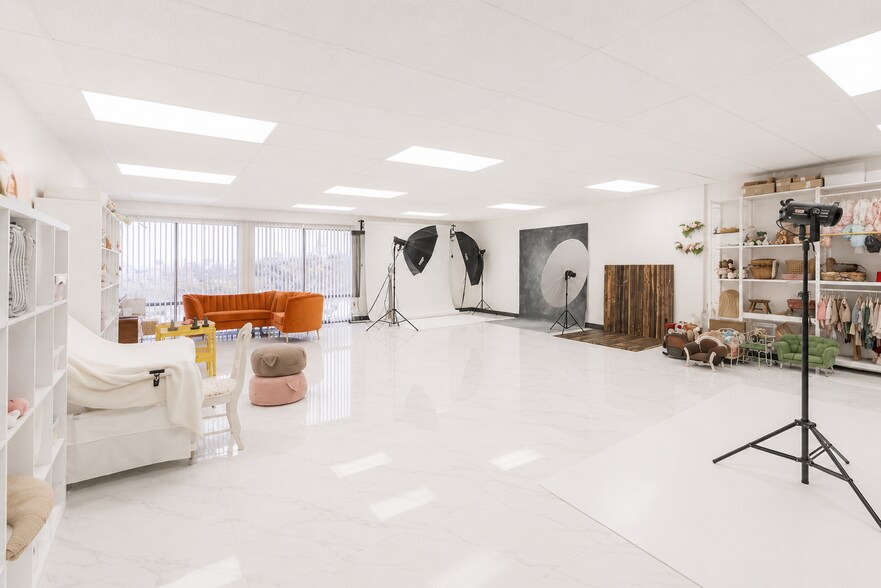 More Photos Of 6920 Miramar Rd, San Diego Loft Creative Space For Lease