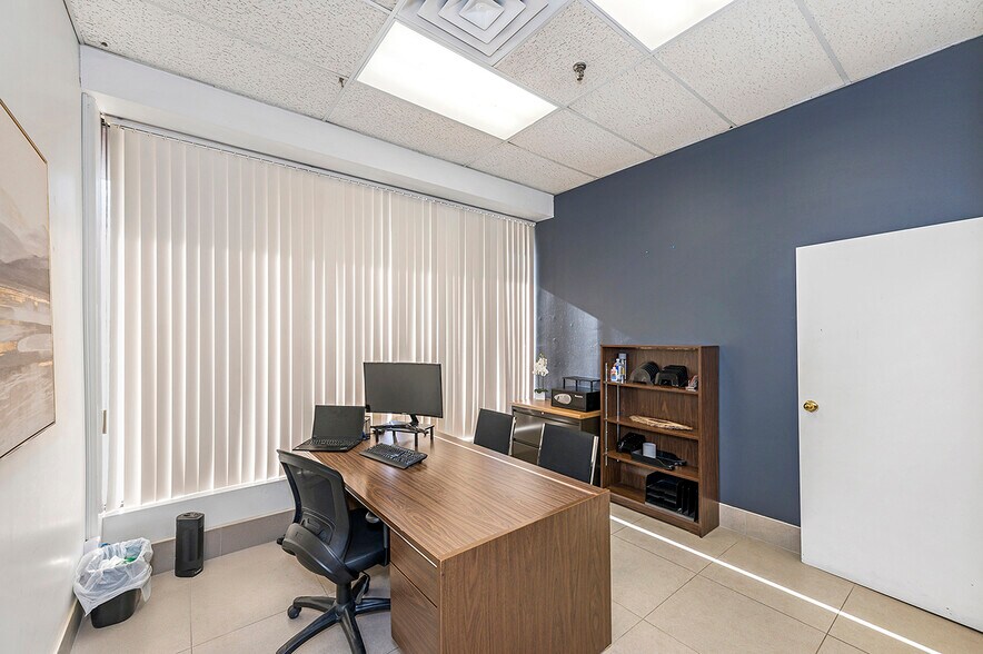 More Photos Of 5775 Atlantic Dr, Mississauga Distribution For Sale