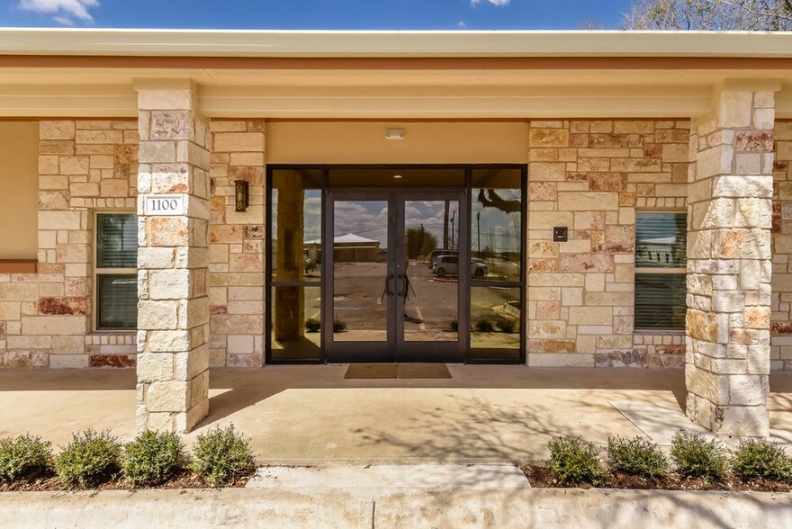 More Photos Of 3001 Joe Dimaggio Blvd, Round Rock General Retail For Sale