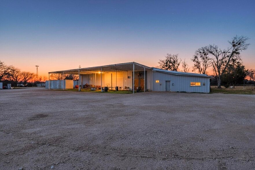 More Photos Of 700 E Main St, Richland Warehouse For Sale