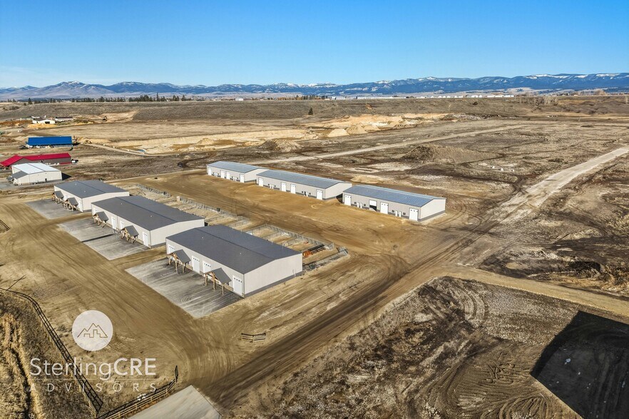 More Photos Of 422 Industry Loop, Stevensville Manufacturing For Lease