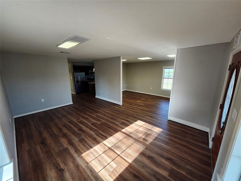 More Photos Of 12716 Fitzhugh Rd, Austin Office For Lease