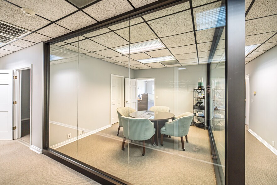 More Photos Of 3140 Parisa Dr, Paducah Office For Sale
