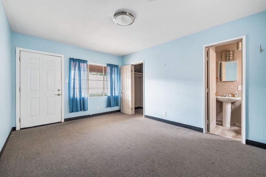 More Photos Of 1059-1063 N Palm Canyon Dr, Palm Springs Storefront For Sale