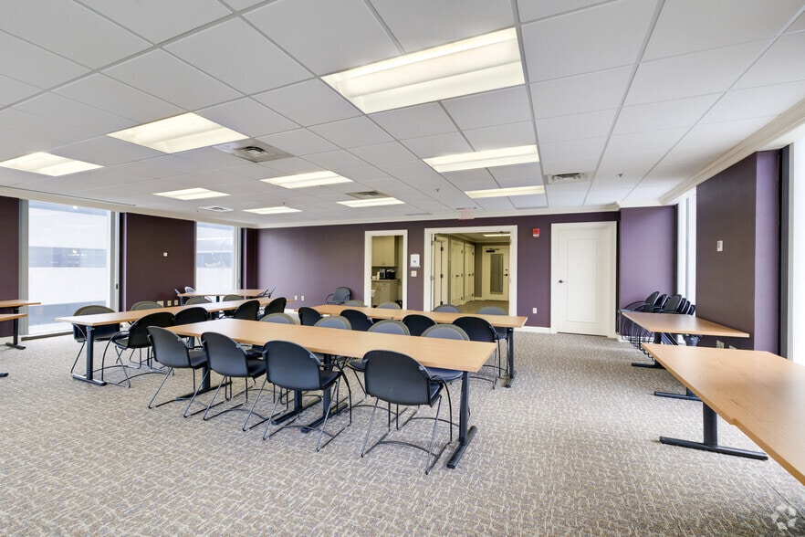 More Photos Of 301 E Main St, Lexington Office For Lease