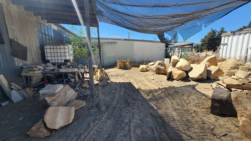 More Photos Of 1433 E Main St, Santa Paula Warehouse For Sale