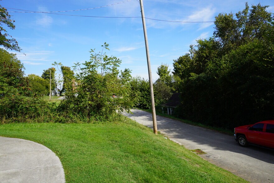 More Photos Of 706 Jay St, Jefferson City Apartments For Sale