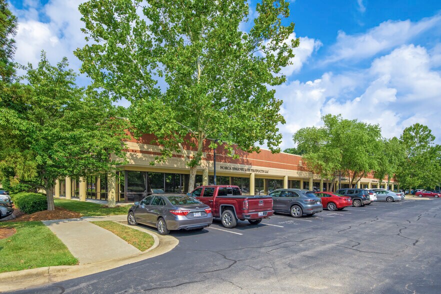 More Photos Of 7101 Creedmoor Rd, Raleigh Unknown For Lease