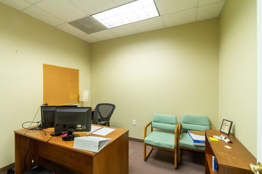 More Photos Of 94 E Crogan St, Lawrenceville Office For Lease