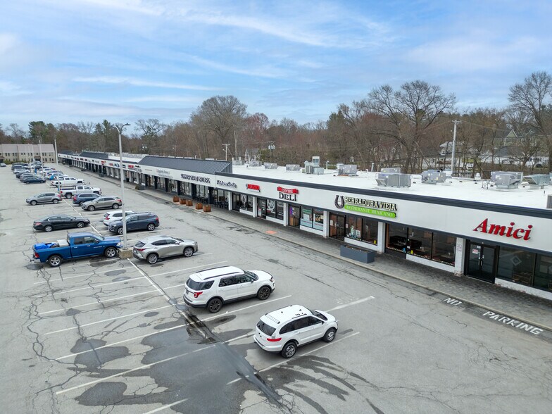 More Photos Of 7 Summer St, Chelmsford Freestanding For Lease
