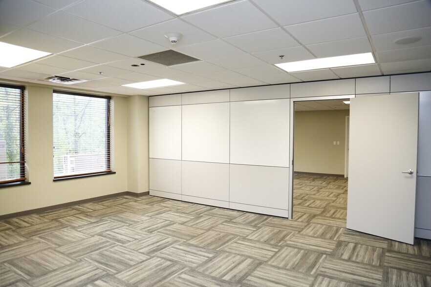More Photos Of 215 Don Knotts Blvd, Morgantown Office For Lease