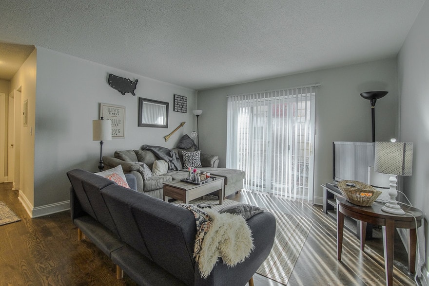 More Photos Of 7504 Wyoming St, Kansas City Apartments For Sale