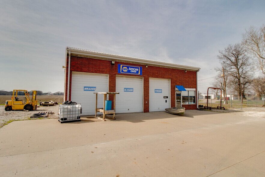 More Photos Of 1008 N Main St, Brighton Specialty For Sale