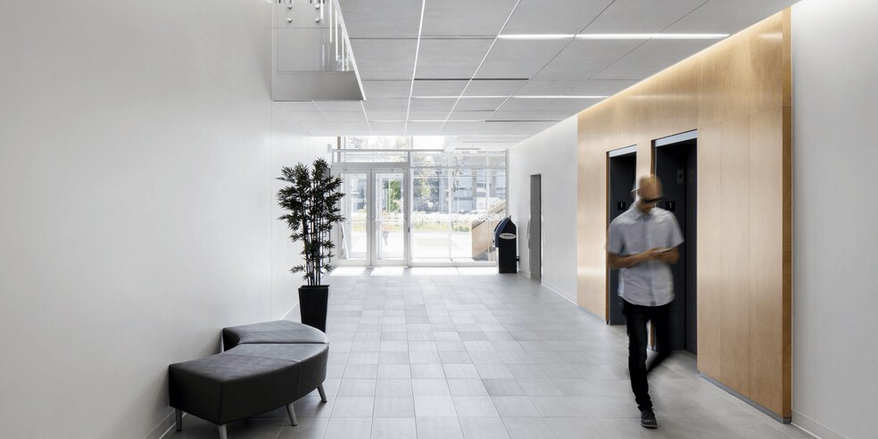 More Photos Of 809 Rte Des Rivières, Lévis Medical For Lease