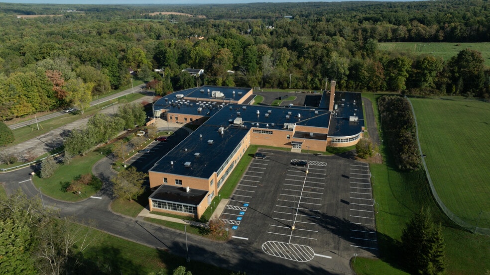 More Photos Of 22154 PA-18, Conneautville Schools For Sale