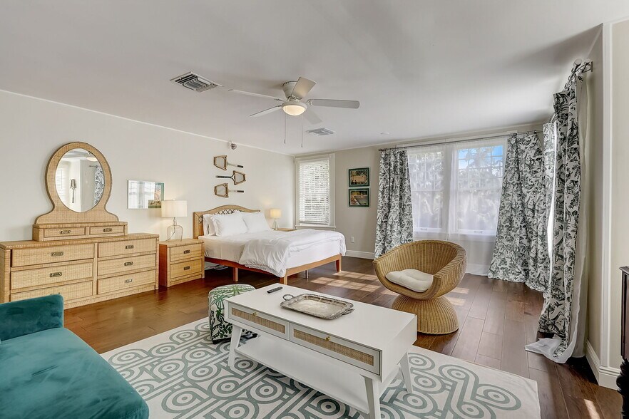 More Photos Of 404 S Ridgewood Ave, Daytona Beach Apartments For Sale