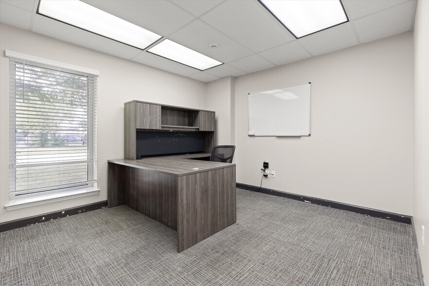 More Photos Of 3200 N Hawthorne St, Chattanooga Flex For Sale