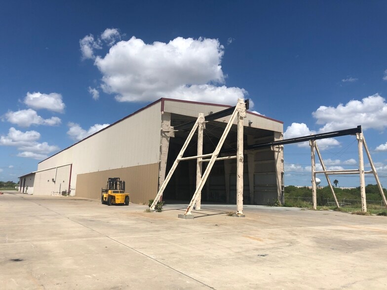 More Photos Of 450 Industrial Blvd, Robstown Manufacturing For Lease