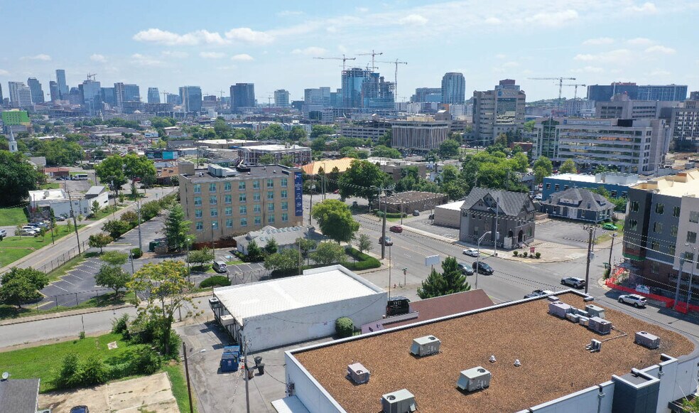 More Photos Of 2106 Charlotte Ave, Nashville Medical For Sale