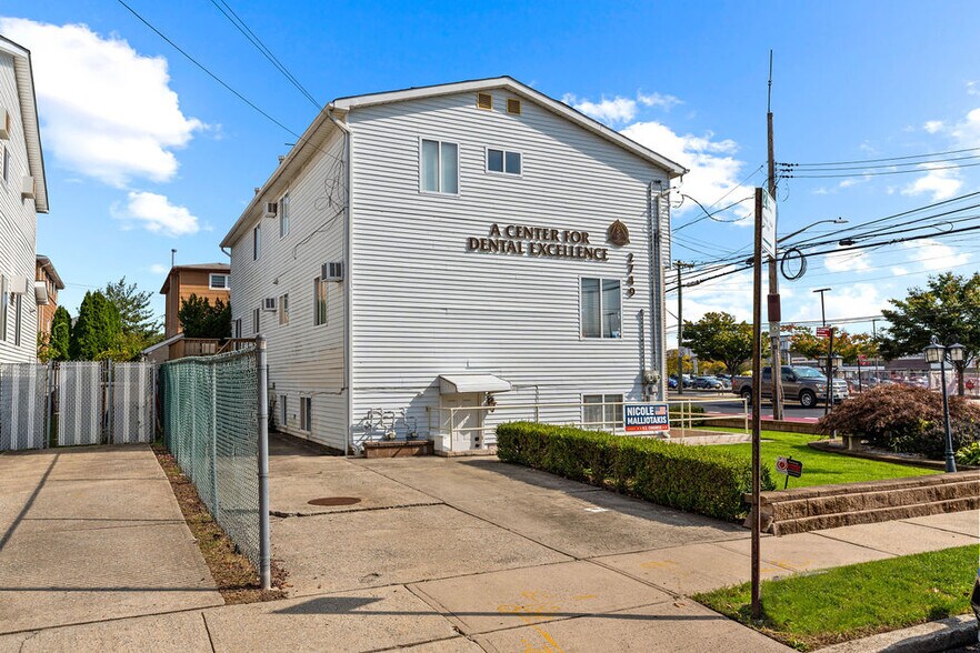 More Photos Of 2749 Hylan Blvd, Staten Island Office Residential For Sale