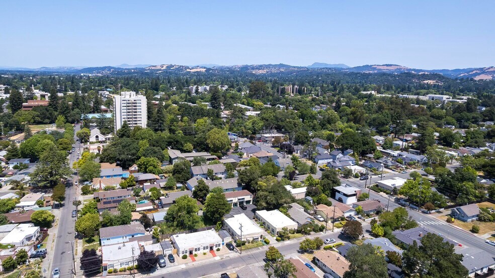 More Photos Of 823-825 Wheeler St, Santa Rosa Apartments For Sale